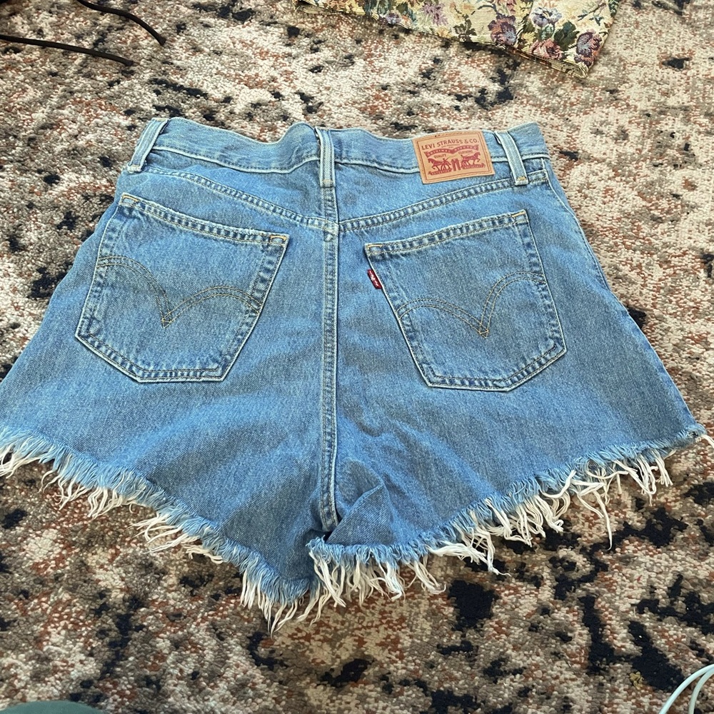 Levi’s shorts size 30